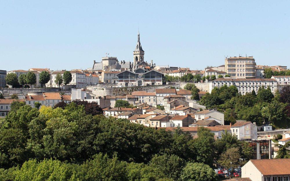 Château Mairie d'Angoulême Ville
Marché des halles 